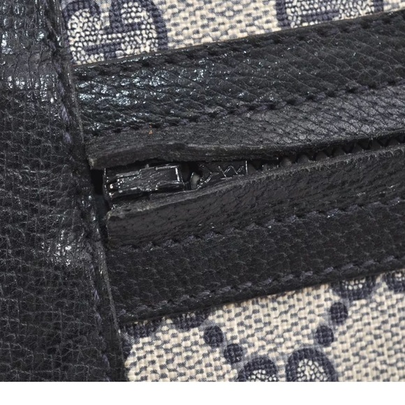 Authentic “Rare” GUCCI Sherry Line Shoulder Cross Bag GG PVC Leather Navy - Picture 10 of 16